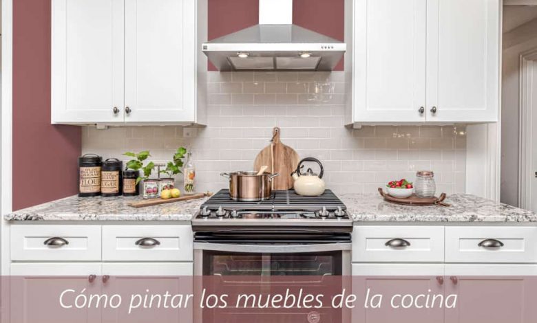 Pequeña cocina blanca