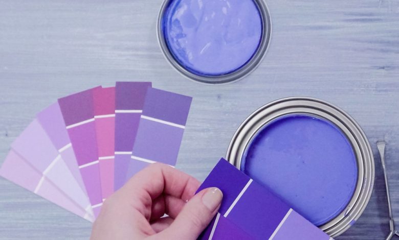 Pinturas de colores violeta y morados